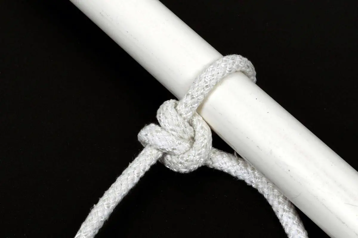 How To Tie A Half-Hitch