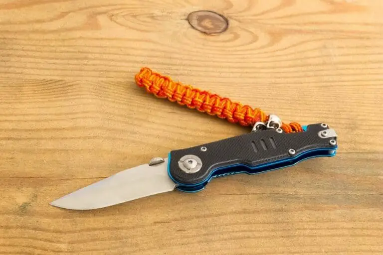 How To Close A Pocket Knife